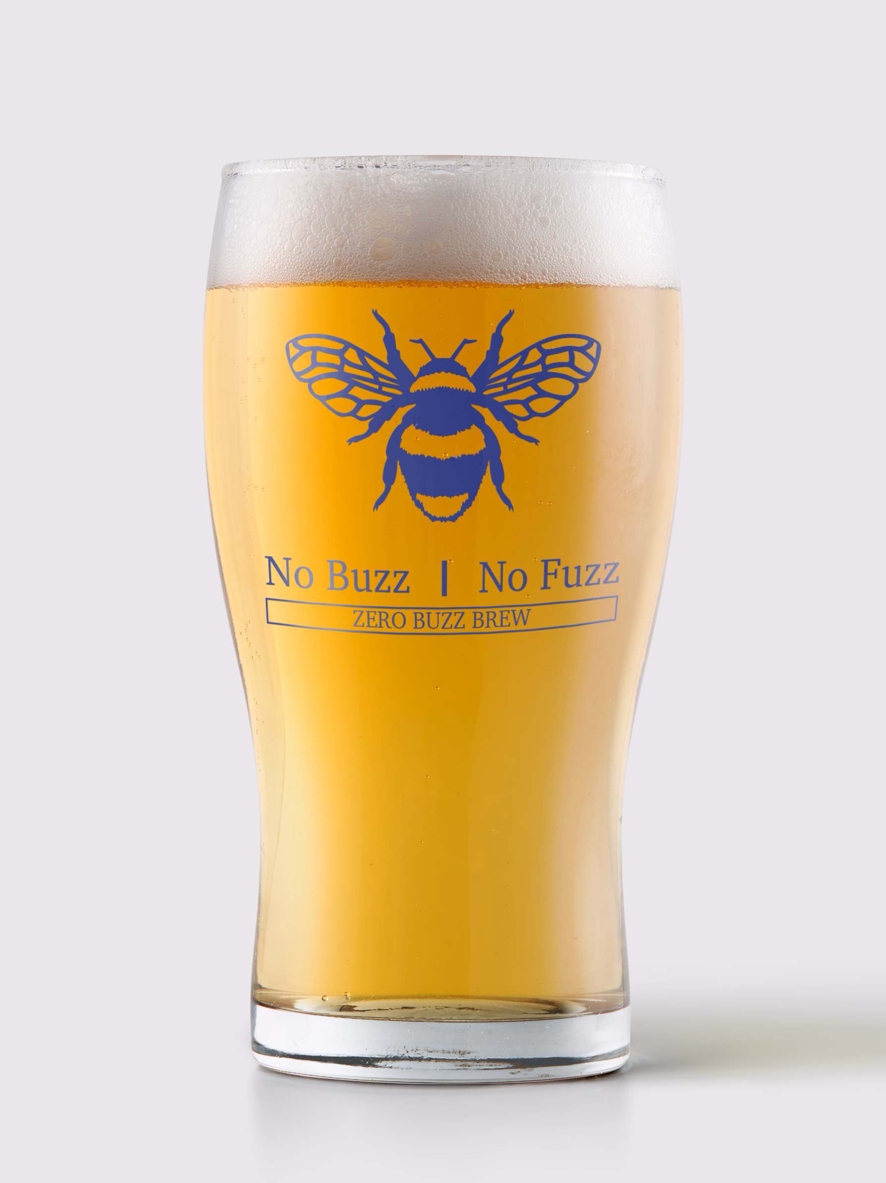 Et glas med alkoholfri Lager fra Zero Buzz Brew